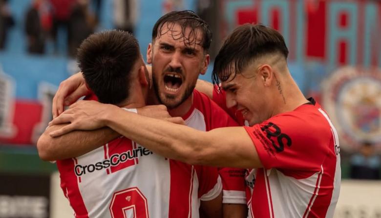 Victoria agónica de Talleres para seguir mirando a todos desde lo más alto