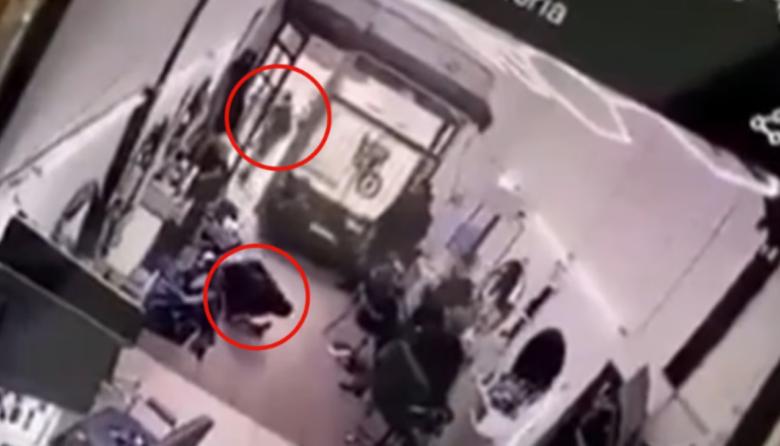 Un adolescente mató a puñaladas a un joven en una barbería de Dock Sud