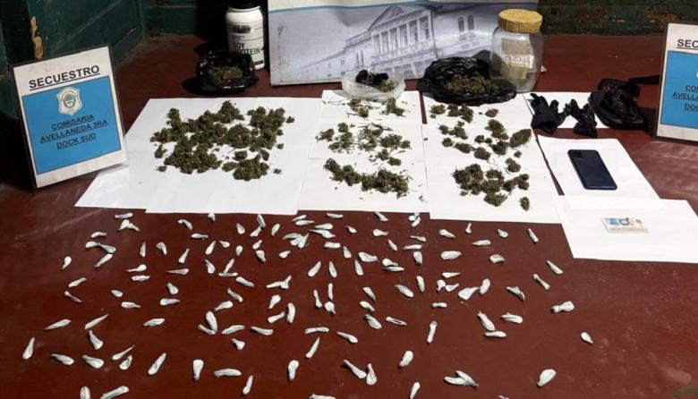 Detuvieron a una mujer y buscan a un hombre con pedido de captura