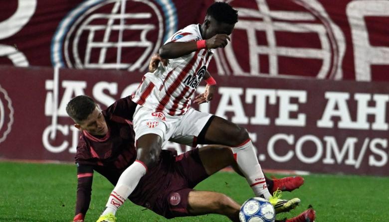 Lanús lo perdió en la última