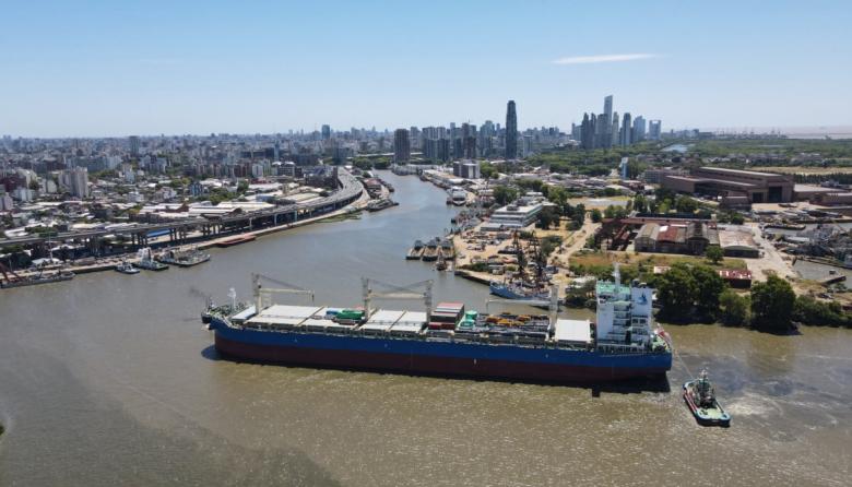 Dock Sud se consolida como el gigante de los contenedores y polo clave de energía
