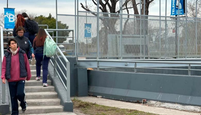Habilitaron el puente peatonal del Paso Bajo Nivel de Calzada