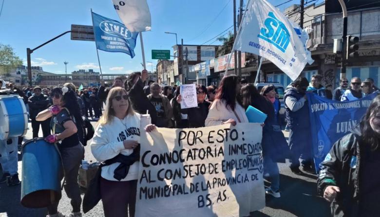 FESIMUBO volvió a manifestarse en Ituzaingó: corte en Avenida Rivadavia