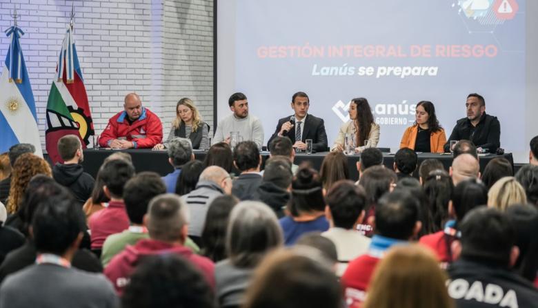 Julián Álvarez encabezó la tercera jornada de emergencias "Lanús se prepara"