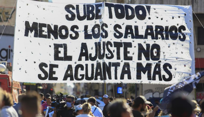 Para el Gobierno en 2027 los salarios le ganarán a la inflación pero prepara un nuevo techo