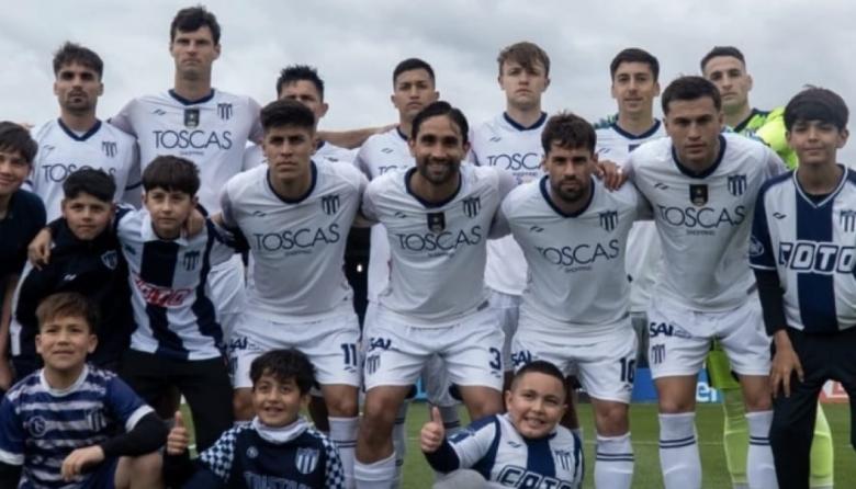 Tristán Suárez empató pero sigue como único líder