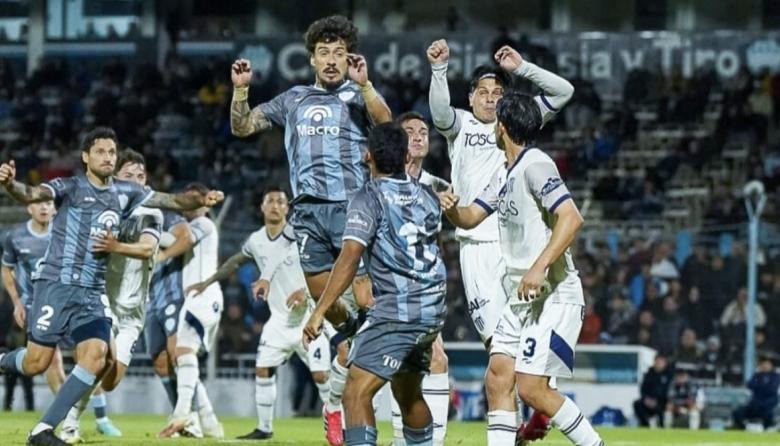Tristán Suárez empató en el norte