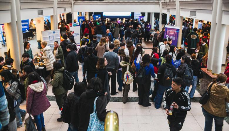Más de 2 mil estudiantes secundarios participaron de la "Expo Futuro Brown"