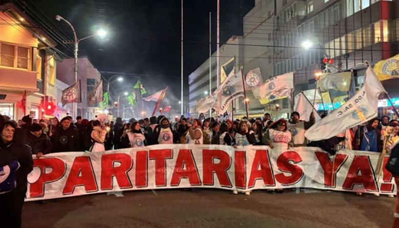 Desde que asumió Milei, los salarios viven “un proceso casi ininterrumpido de deterioro”