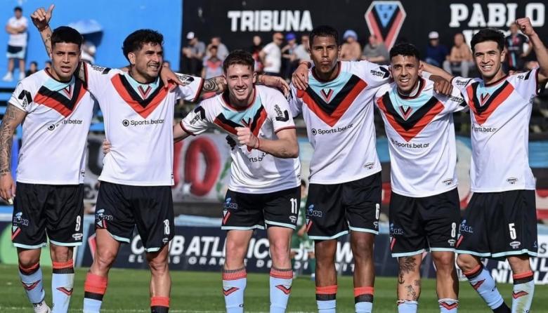 Brown de Adrogué goleó y respira