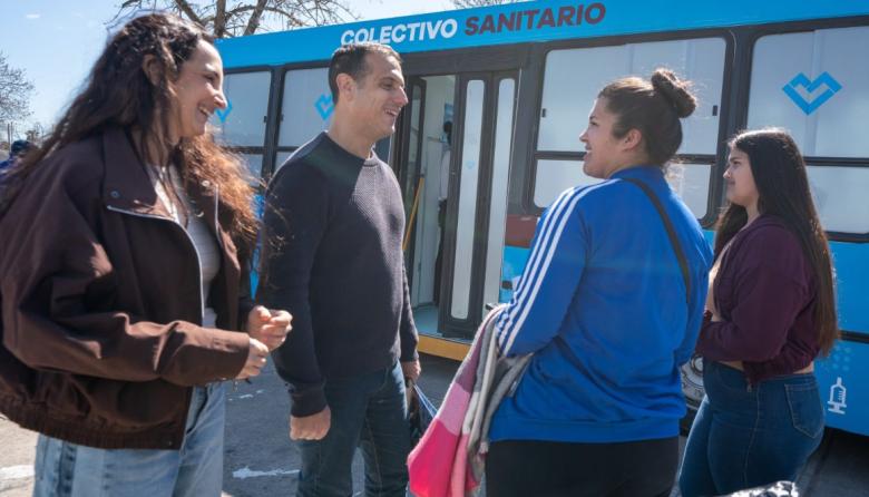 Julián Álvarez inauguró el nuevo colectivo sanitario en el barrio Villa Independencia