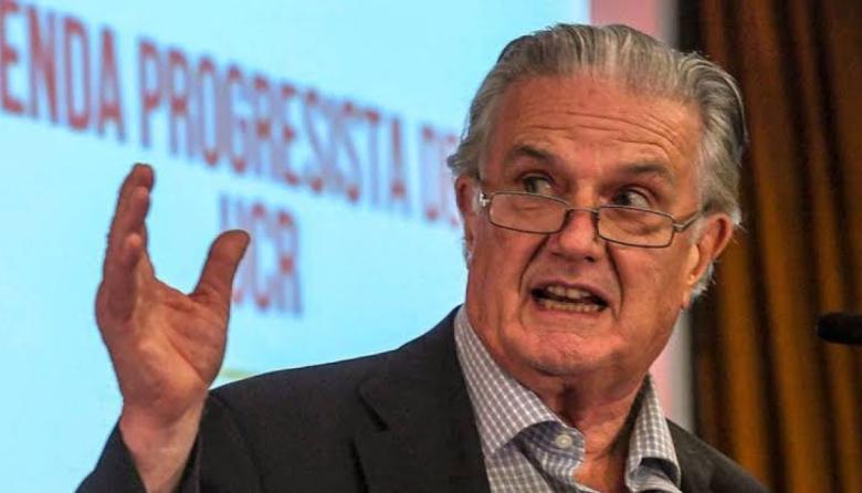 Para Casella, la oposición tiene la responsabilidad de ofrecer un "programa alternativo"