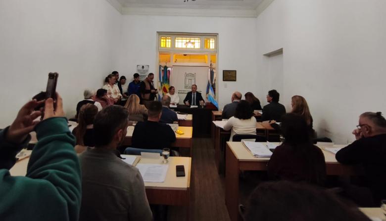 Transporte, salud y violencia digital: los proyectos que avanzaron en el Concejo de Echeverría