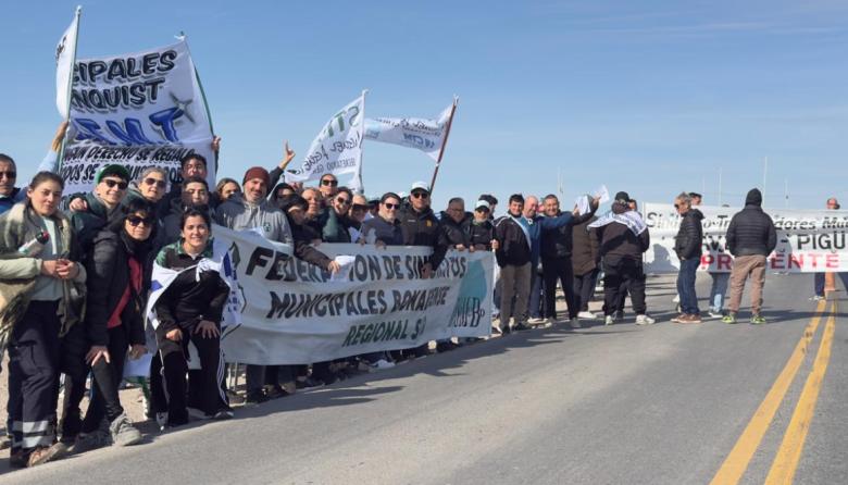 Fesimubo bloqueó el acceso al puerto de Bahía Blanca