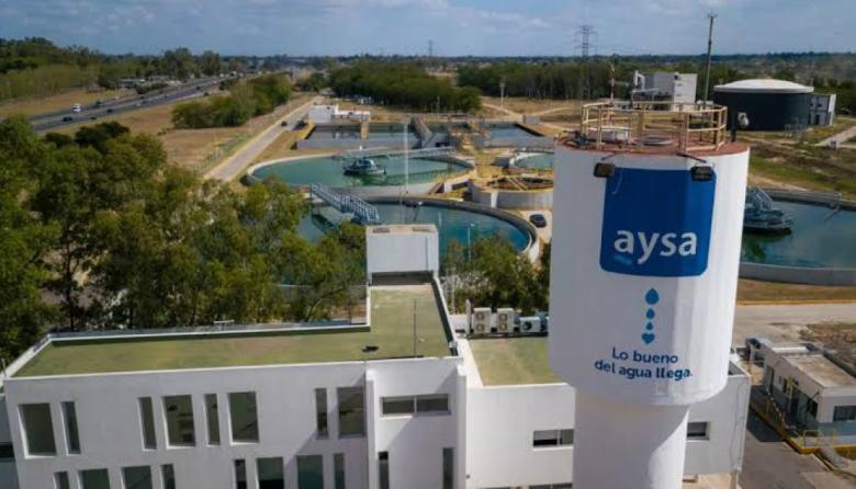 Ordenan a AySA a garantizar la calidad del servicio y frenan su privatización