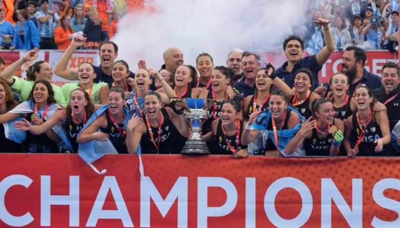 Berni impulsa un reconocimiento a las Leonas tras consagrarse campeonas del mundo