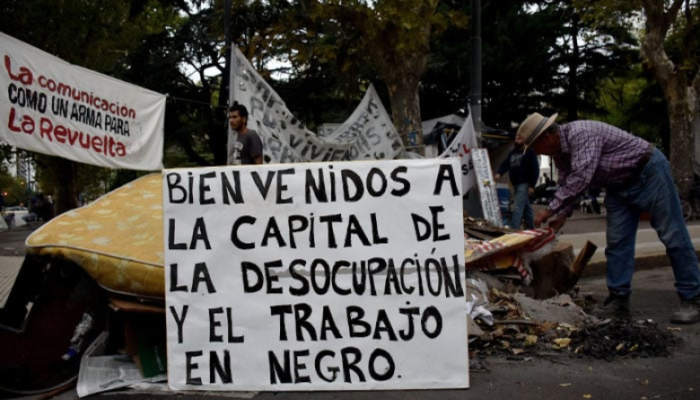 Afirman que la “desocupación encubierta” triplica el índice oficial de desempleo