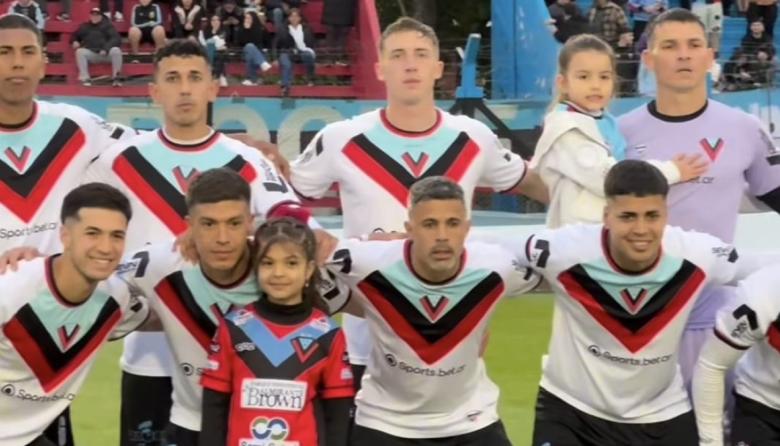 Brown de Adrogué se complicó solo y se juega todo en la última fecha