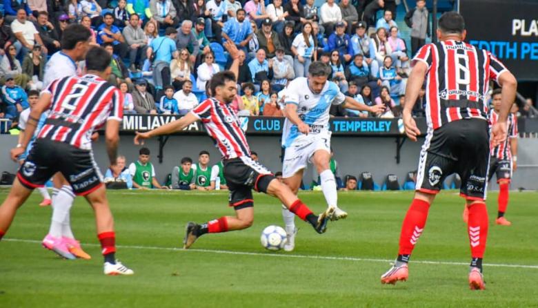 Temperley se pinchó y quedó prácticamente fuera de la final