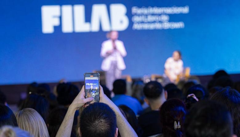 Arranca la 10° Feria del Libro de Brown con Felipe Pigna, Claudia Piñeiro, Lalo Mir, María O´Donnell y Virus