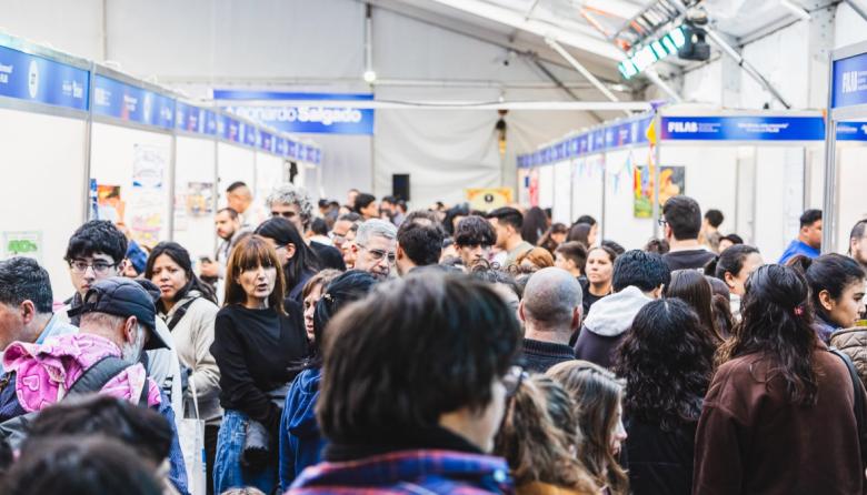 Más de 200 mil personas visitaron la Feria del Libro de Alte Brown, que brilló con el cierre de “Virus”