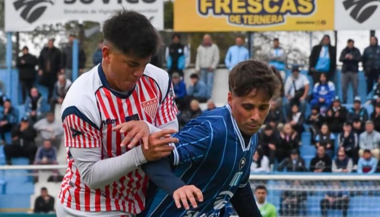 Los Andes volvió a perder y se alejó del reducido