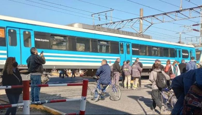 Trotta reclamó mayor seguridad en los cruces ferroviarios de Lomas