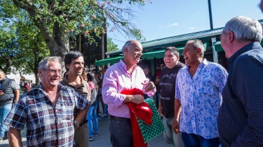 Grindetti visitó el nuevo paseo de compras en la Plaza Belgrano