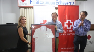 Gray visitó sede de la Cruz Roja en Luís Guillón