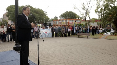 Homenaje a los héroes del Crucero General Belgrano