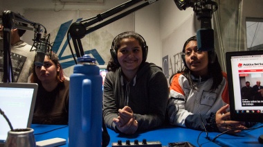 Estudiantes de la Escuela Secundaria 44 de Temperley visitaron la radio y participaron del programa