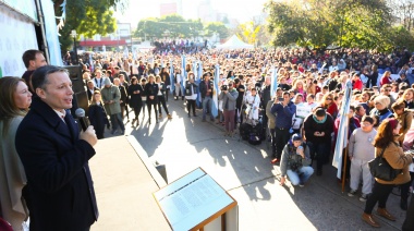 Más de tres mil alumnos echeverrianos participaron del acto del Día de la Bandera