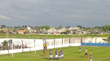 Claypole goleó a Juventud Unida y es escolta en la Primera D