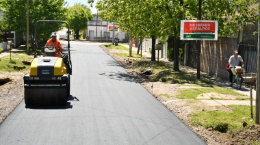 Continúan tareas de bacheo y mejorado asfáltico