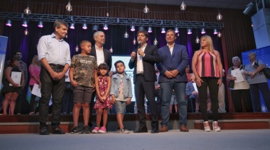 Kicillof y Cascallares lanzaron el programa “Mi escritura, mi casa”