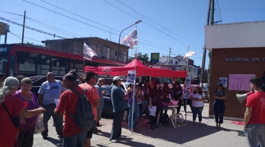 Una trabajadora contratada del Hospital Alende exige su reincorporación
