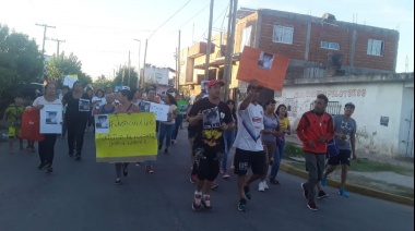 Marcha frente a la Comisaría de Fiorito por el asesinato de Leonardo Lescano