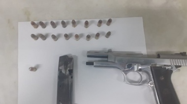 Persiguen y arrestan a un expolicía que violaba la cuarentena en Budge