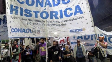 Docentes universitarios realizan un “apagón virtual” para reclamar mejoras salariales