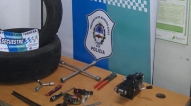 Roba ruedas beneficiado con prisión domiciliaria cayó en pleno hurto