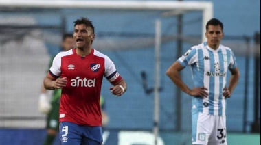 Racing cayó ante Nacional en el regreso