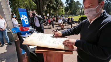 Cascallares y Domenichini conmemoraron el quinto aniversario de la UNAB y colocaron una cápsula del tiempo
