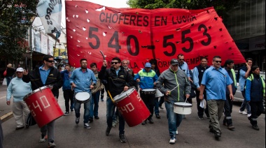 Trabajadores de líneas de Lomas marcharon en protesta a ataques y persecuciones por parte de la patronal