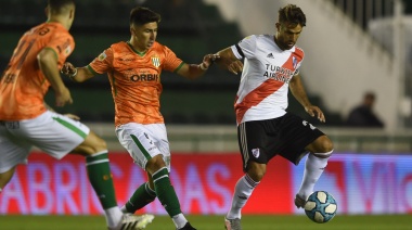 Banfield no pudo con River y postergó la clasificación