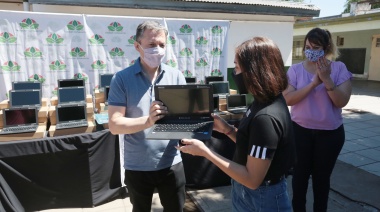 El municipio de Echeverría ya entregó más de 1200 netbooks