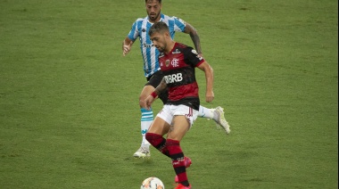 Racing hizo historia en Brasil y eliminó a Flamengo