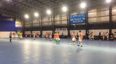 El futsal de Banfield cayó ante Barracas y quedó sin chances