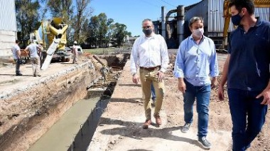 Cascallares supervisó avances de una obra hidráulica en Longchamps