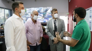 Grindetti recibió a Burlando y recorrieron el centro de monitoreo de Lanús
