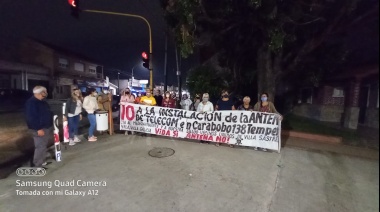 Vecinos de Temperley realizan cortes diarios para que remuevan una antena